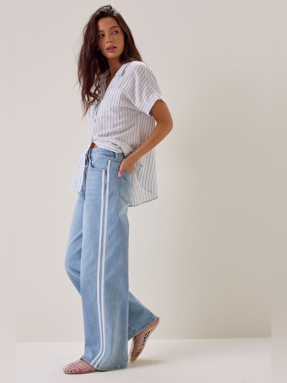 Altar'd State NWT Light Wash Wide Leg Jeans White Side Stripe Drawstring Size 31